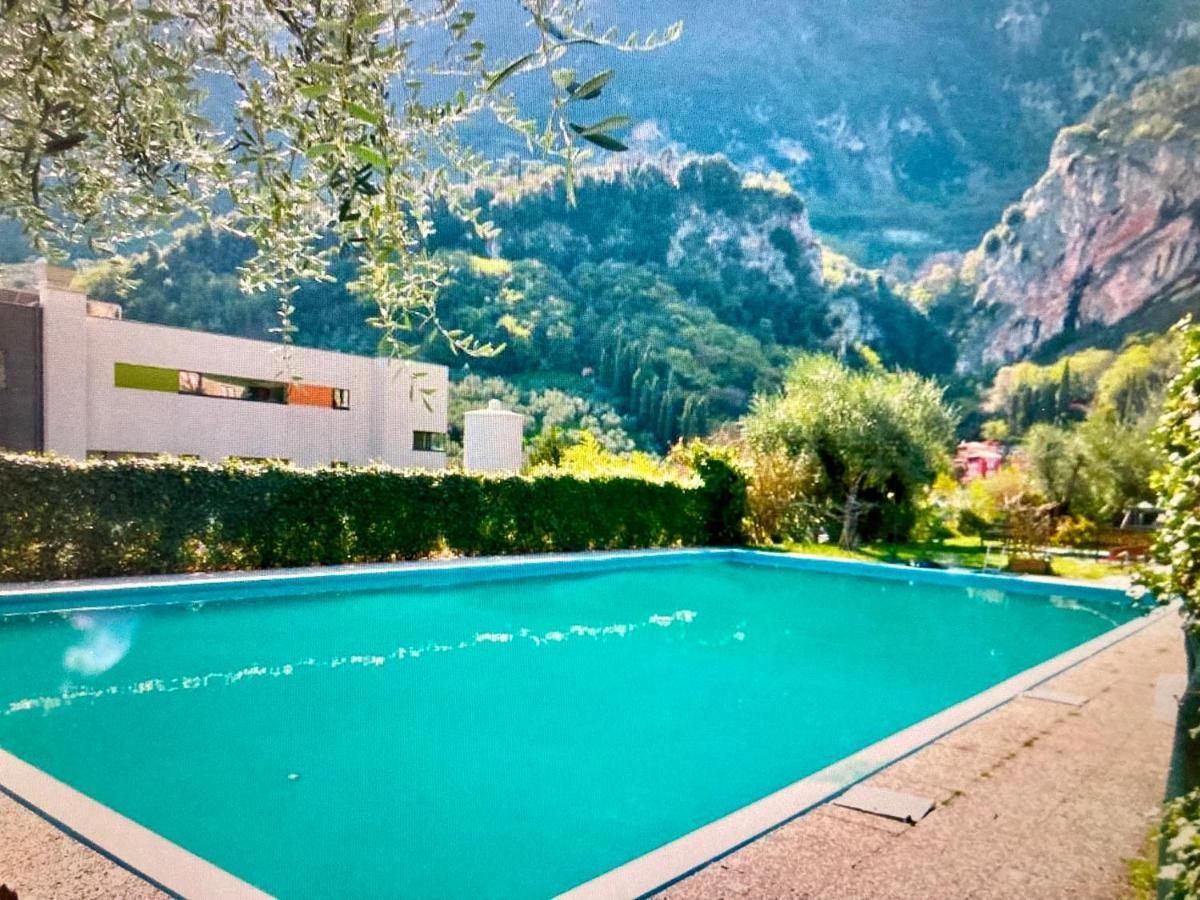 Appartamento Peppino Mit Seeblick Und Pool ريفا ديل غاردا المظهر الخارجي الصورة